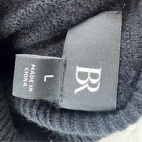 Banana Republic 100% Cashmere Black Turtleneck Sweater Size L - Picture 3 of 4